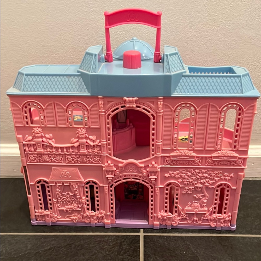 COPY - Fisher Price Sweet Streets Hotel with dolls and accessories - Picture 2 of 8